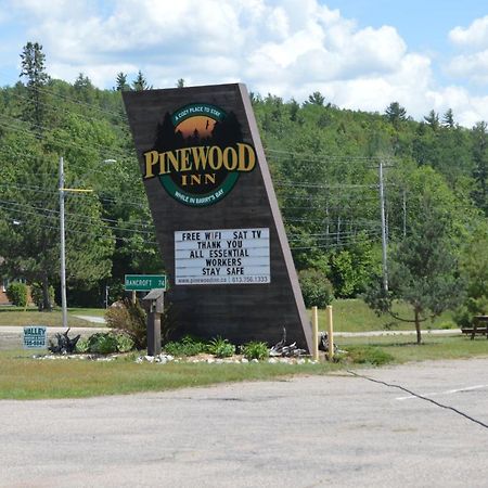 Pinewood Inn Barrys Bay Exterior foto