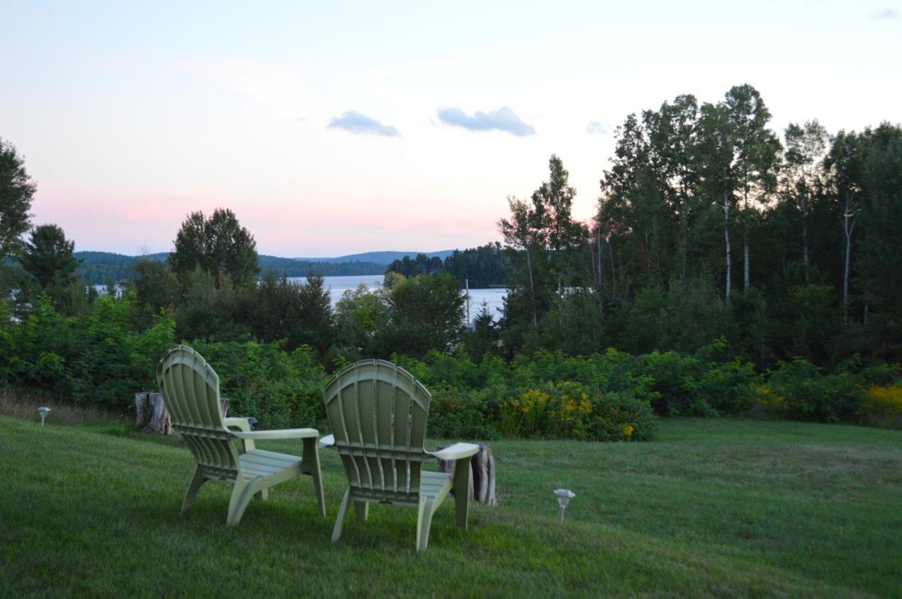 Pinewood Inn Barrys Bay Exterior foto